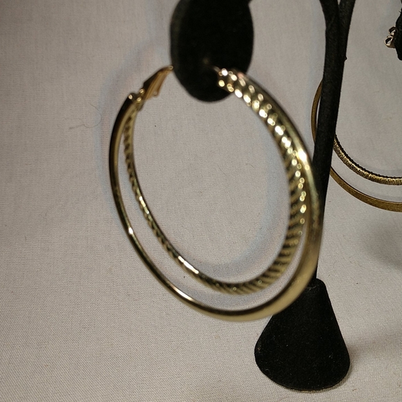 Vintage Set of Two Hoop Pierced Earrings - Picture 2 of 8
